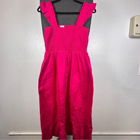 The Drop | Elegant Pink Midi Dress with Ruffle Straps - Picture 2 of 5